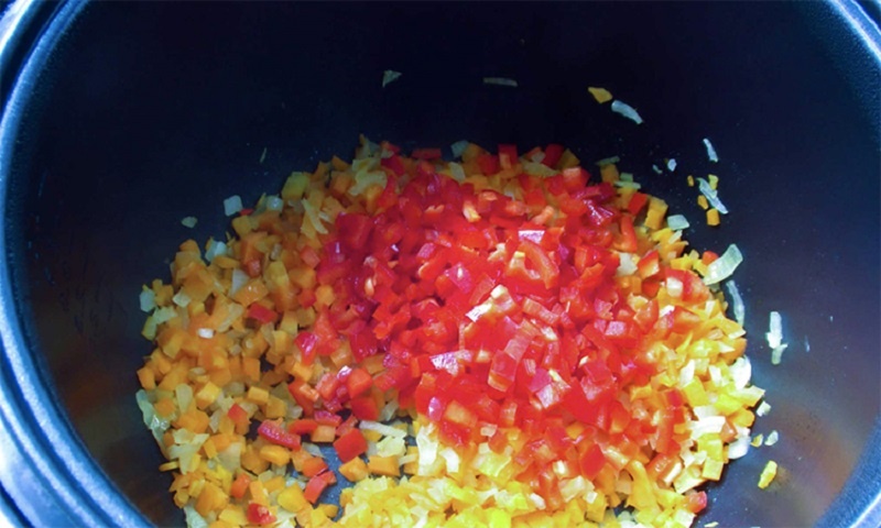 Кабачковая икра с кусочками: летний вкус в каждой банке