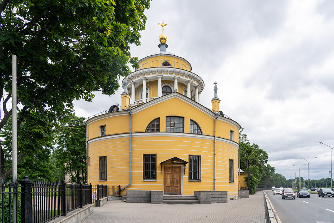 Вид со стороны Приморского проспекта