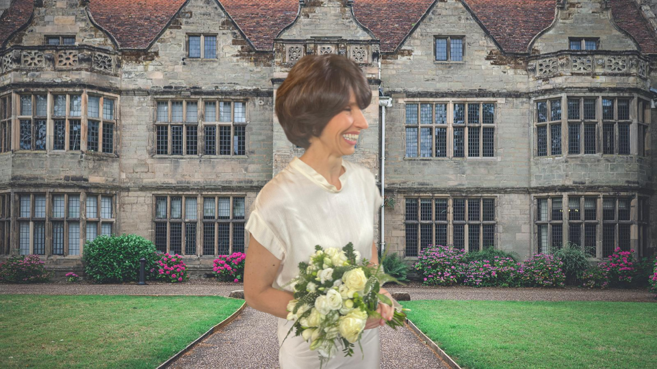 Автор на фоне St John's House Museum (дом-музей Святого Иоанна) в Уорике. Фото из личного архива (коллаж)