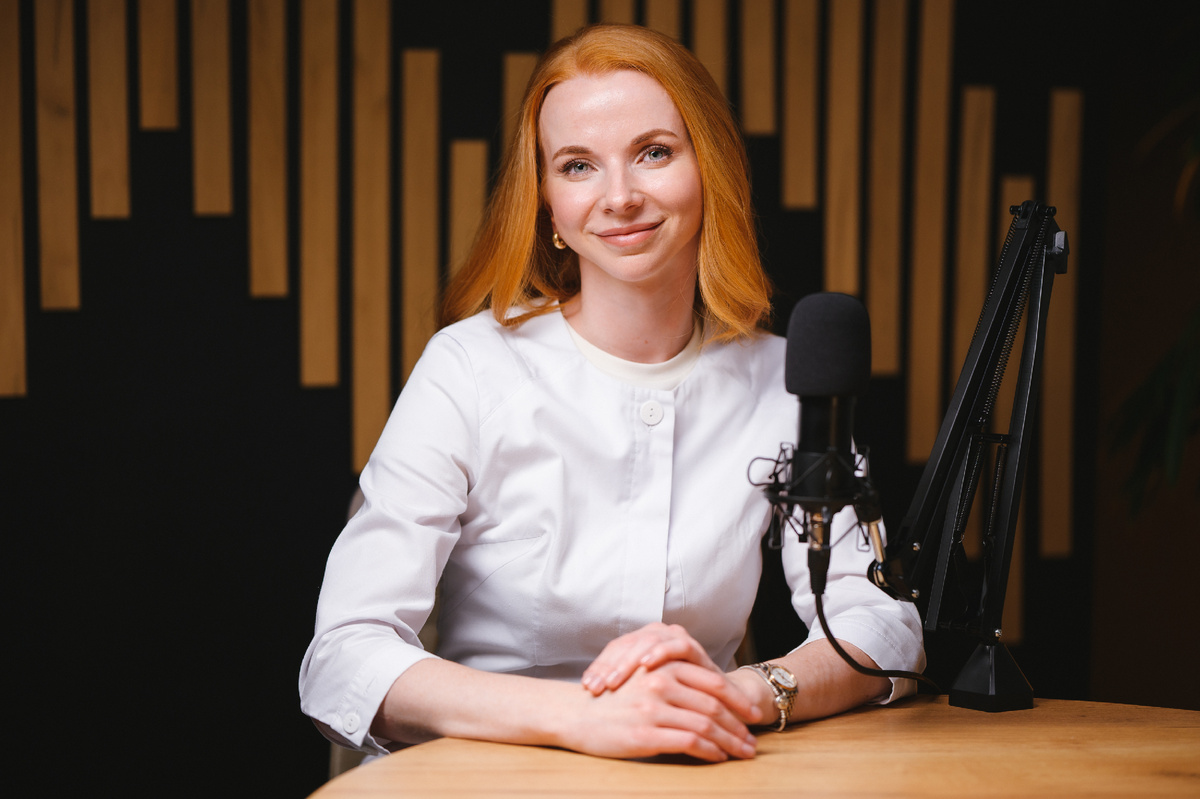 Анастасия Байкова  — врачом-дерматолог, косметолог