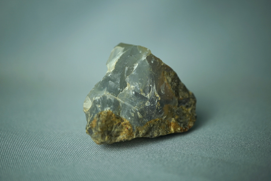 Осколок халцедона