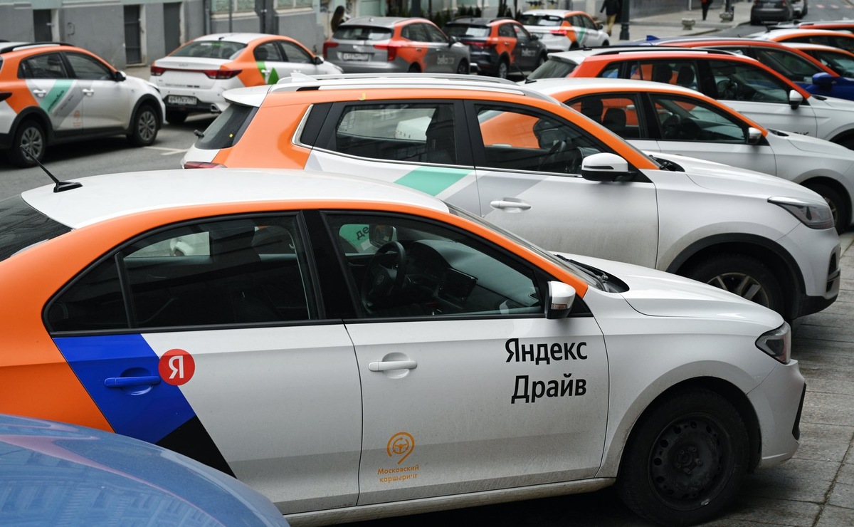    В Москве почти половина автомобилистов предпочитают пользоваться каршерингом, а не личным транспортом