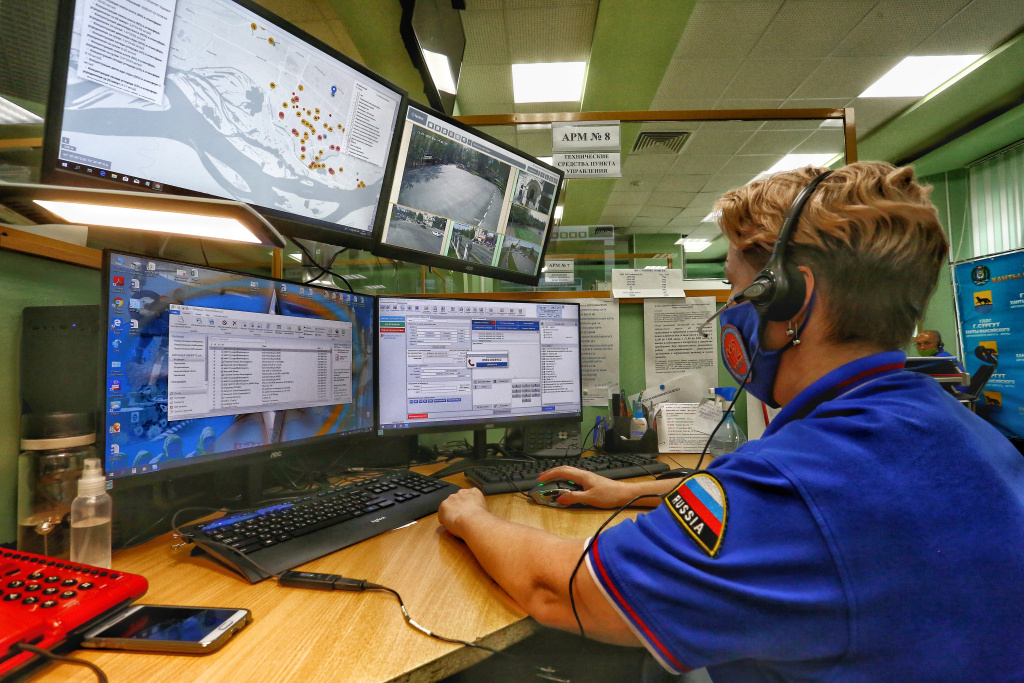    Сургутские школы перед учебным годом оборудовали камерами видеонаблюдения, распознающими лица