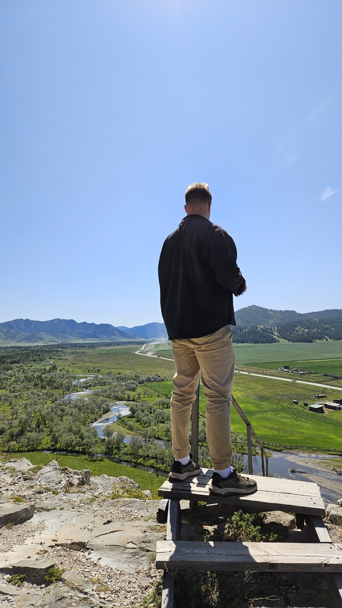 Около пещеры Белый камень