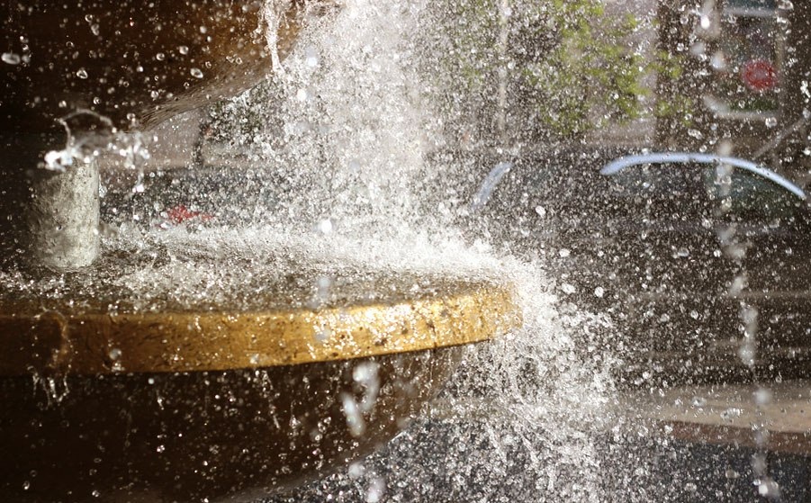 фонтан, вид сбоку