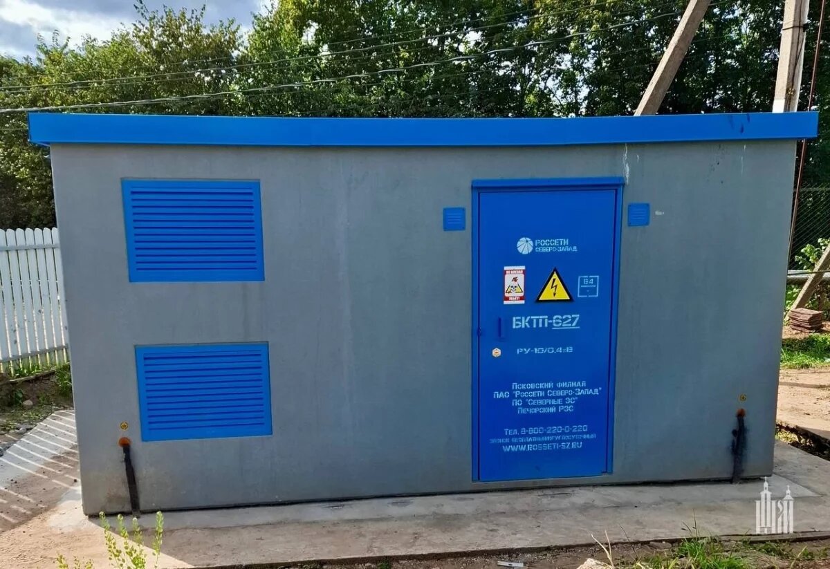    В Псково-Печерском монастыре установили новую электрическую подстанцию
