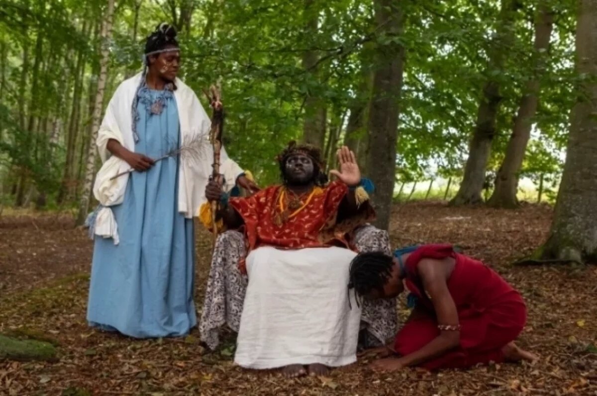    Пропавшая без вести американка стала слугой африканского короля-самозванца