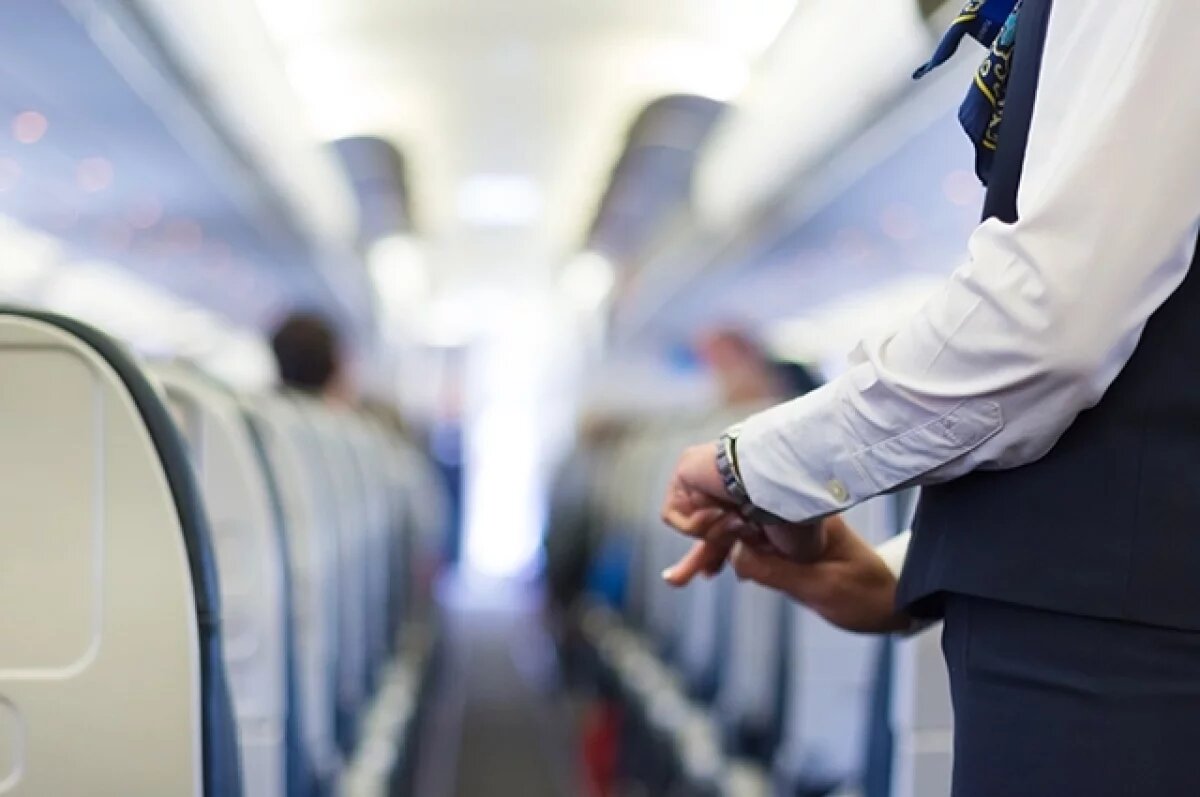    Пьяную стюардессу сняли с рейса в Великобритании
