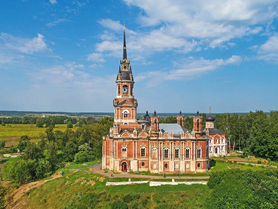 В 1812 году французские солдаты разграбили и разрушили храм. Фото: Яндекс / Яндекс Карты