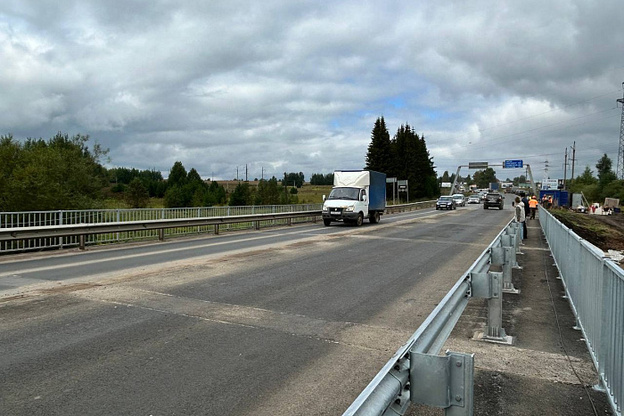    Мост через Полой открыли досрочно: движение восстановлено на три месяца раньше срока
