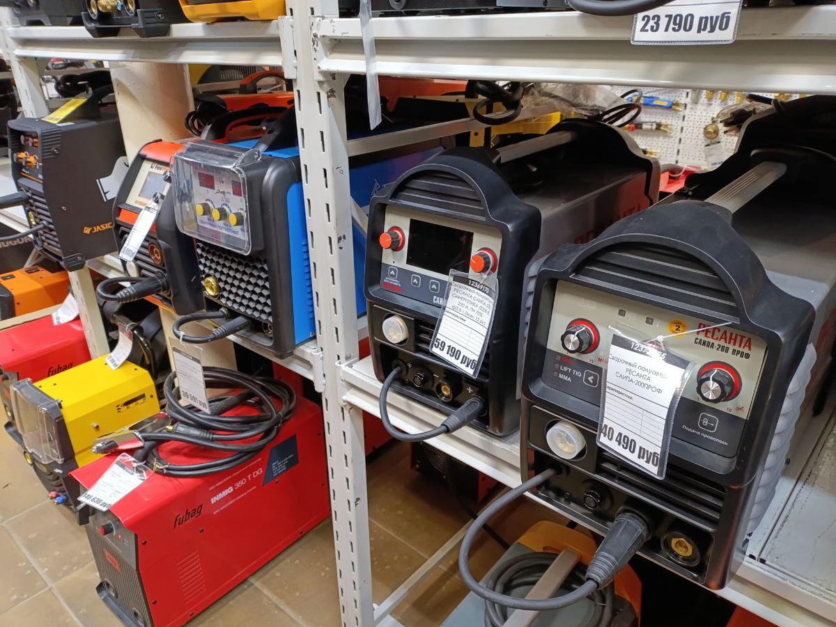 Вы уже знаете, чем варить. Теперь давайте разберемся, какой аппарат позволит варить с удовольствием и без проблем. Забудьте про общие слова — будем смотреть на ключевые детали.