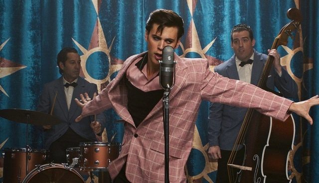    Остин Батлер в фильме «Элвис»