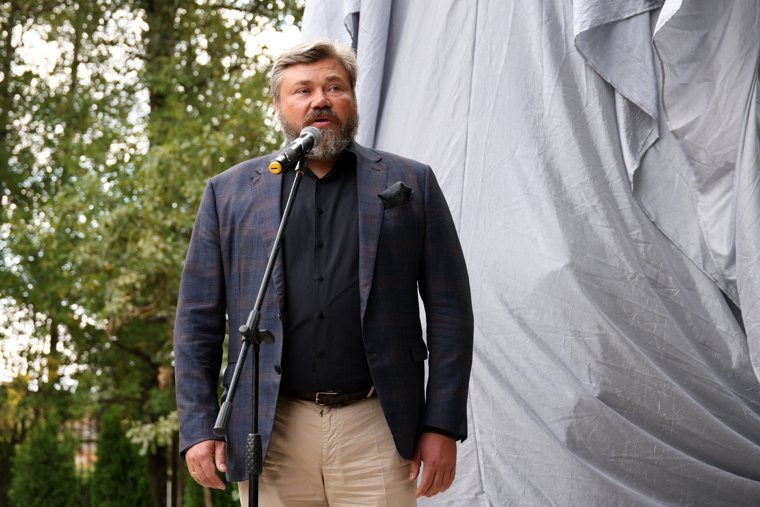 На церемонии присутствовал и произнес речь председатель совета директоров группы компаний «Царьград» Константин Малофеев. Дарья Дугина работала на телеканале «Царьград». Фото: Георгий Чернышов/ТАСС