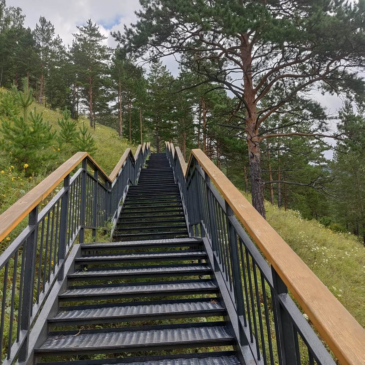 Самая длинная лестница в России.