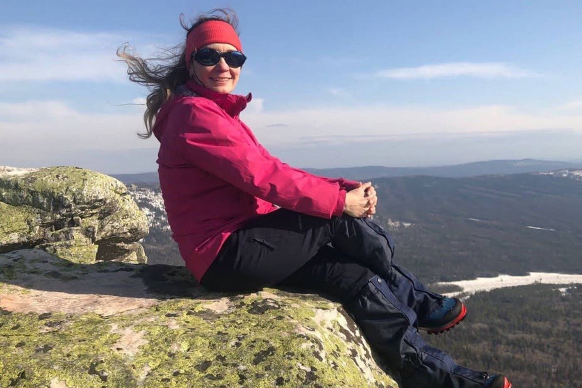     Застрявшую со сломанной ногой на пике Победы альпинистку Наталью Наговицыну посчитали умершей