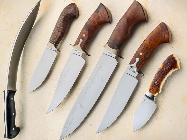 Пять тестовых ножей от Кристофера Мосса прошли проверку и получили высокую оценку мастера-оружейника на выставке BLADE Show ’25 в Эшборо, Северная Каролина.