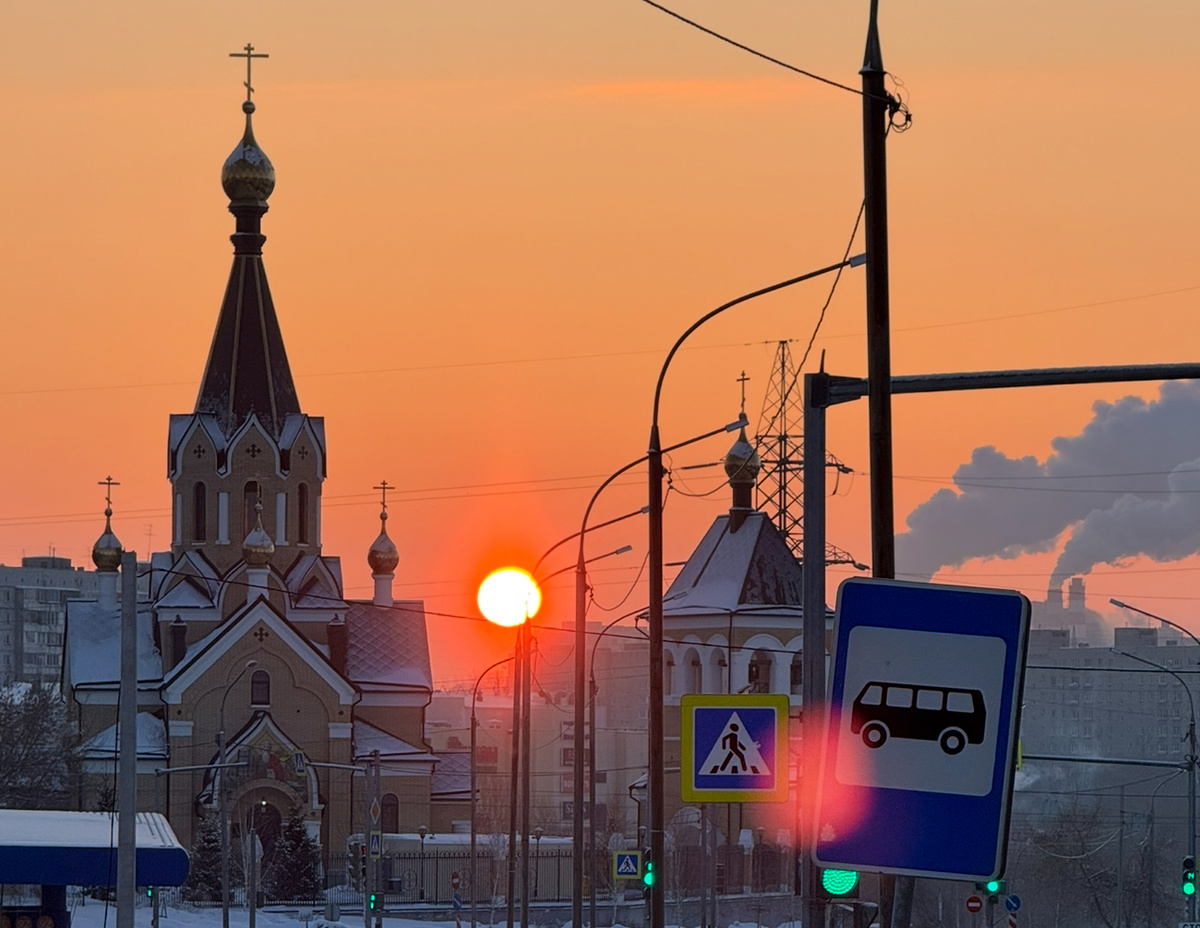 Россия наша держава.
