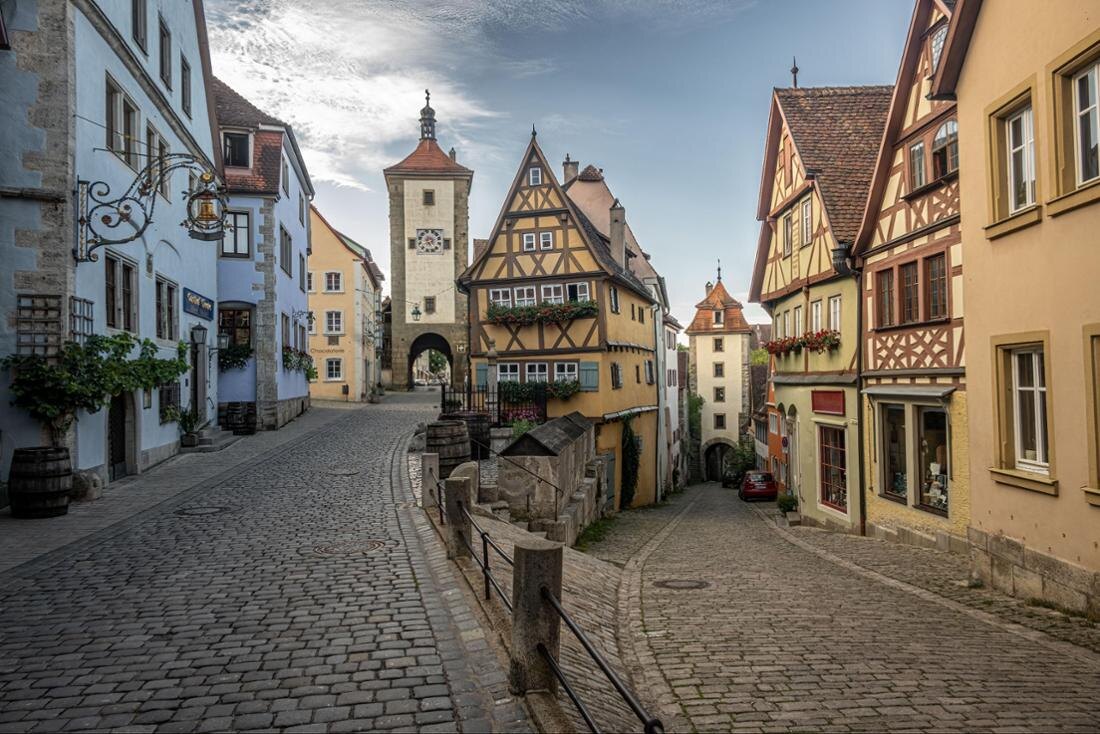 Площадь Плёнляйн (Plönlein)  в Ротенбурге-об-дер-Таубер 