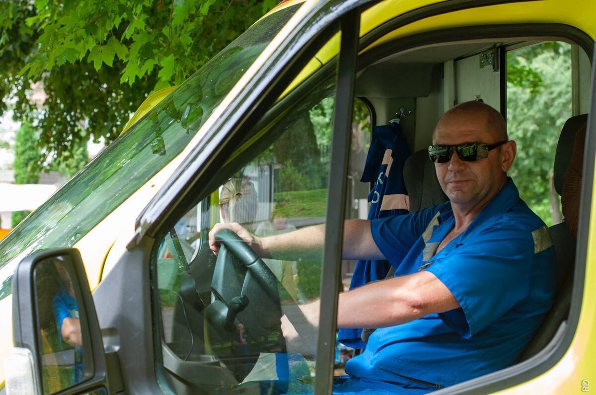    Сегодня куряне отмечают День водителей скорой