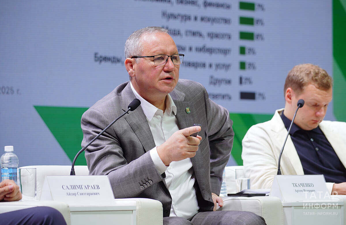 Айдар Салимгараев: «У нас есть пул блогеров, которые работают в исторической части, в краеведческой, в городской среде. С ними надо уметь находить общий язык и уметь их слышать»Фото: © Владимир Васильев / «Татар-информ»