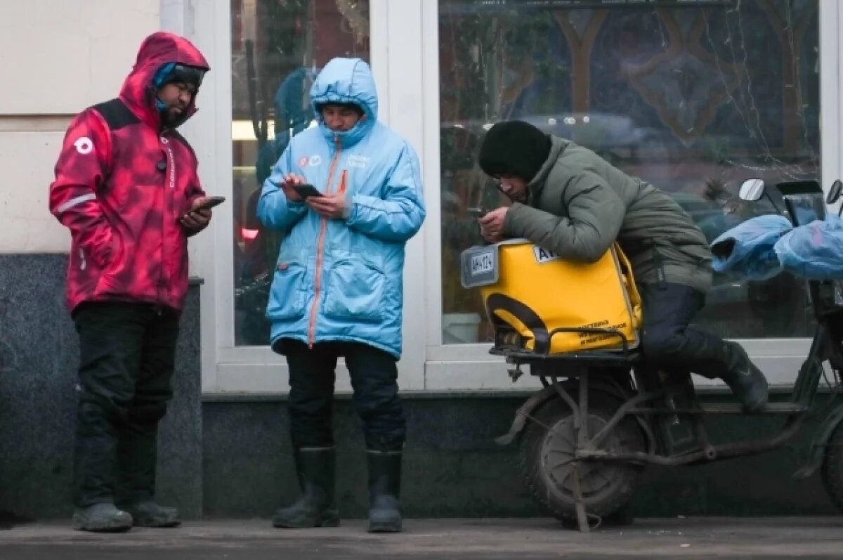    Меньше мигрантов – выше доля местных, больше формальных требований – выше чек.