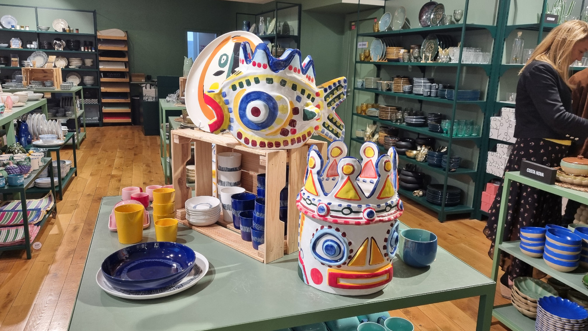 Оставайся, мальчик, с нами, будешь нашим королём!