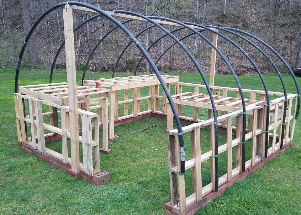 Теплица из поддонов. Фото из интернета.