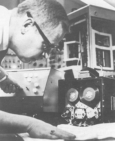 Магнитный носитель бортового компьютера космического корабля "Джемини".  