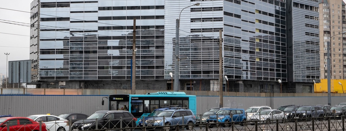    Здание будущей станции метро "Юго-Западная" на новой коричневой ветке метро в Петербурре. Автор фото: Михаил Тихонов / "Деловой Петербург"