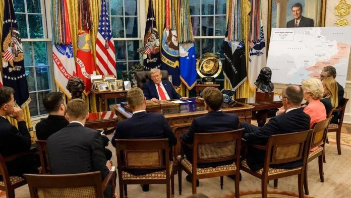 Коалиция неудачников собралась в офисе президента Трампа, чтобы получить порцию риса. Фото: Белый дом.