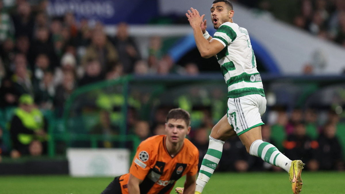    Гиакумакис забивает первый гол в матче "Селтик" - "Шахтер". Фото: REUTERS