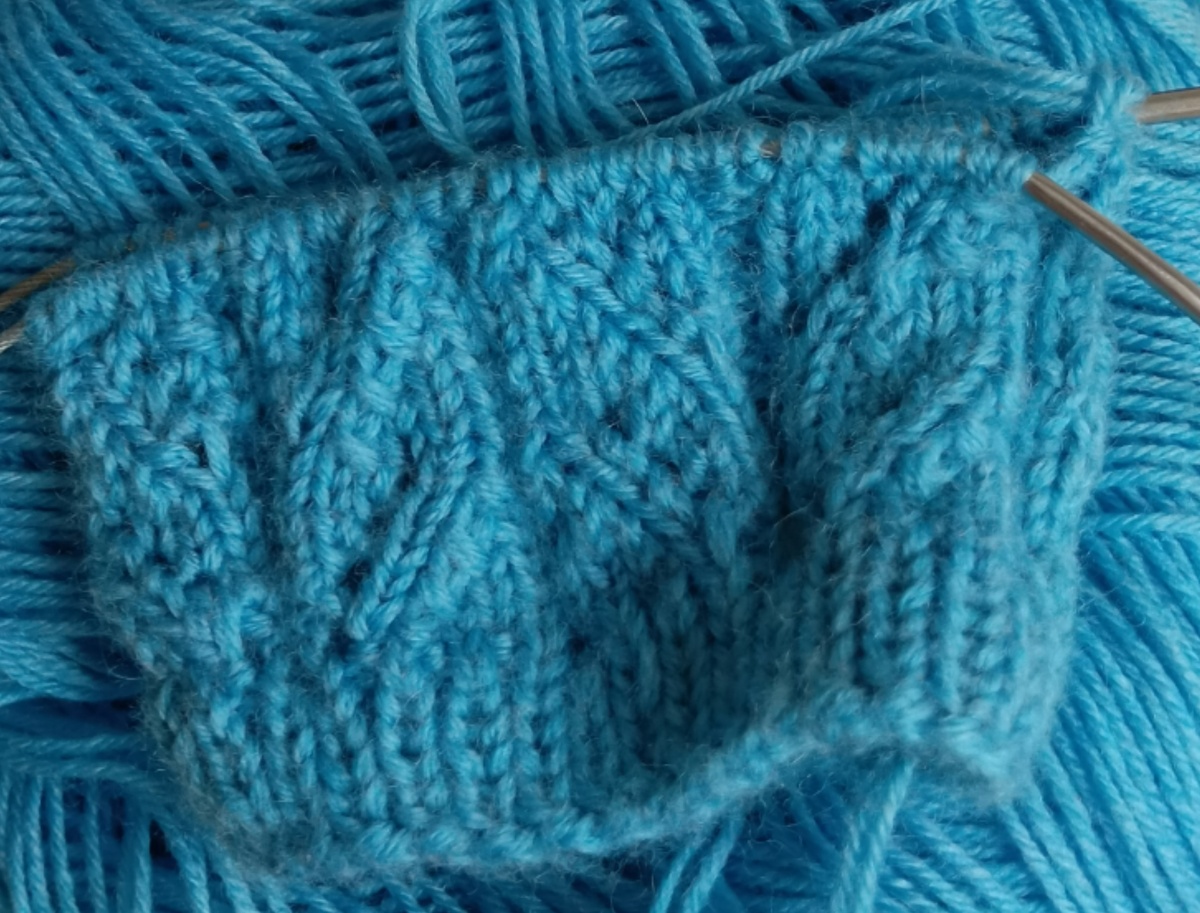 Приятный цвет и камера передает как надо. 