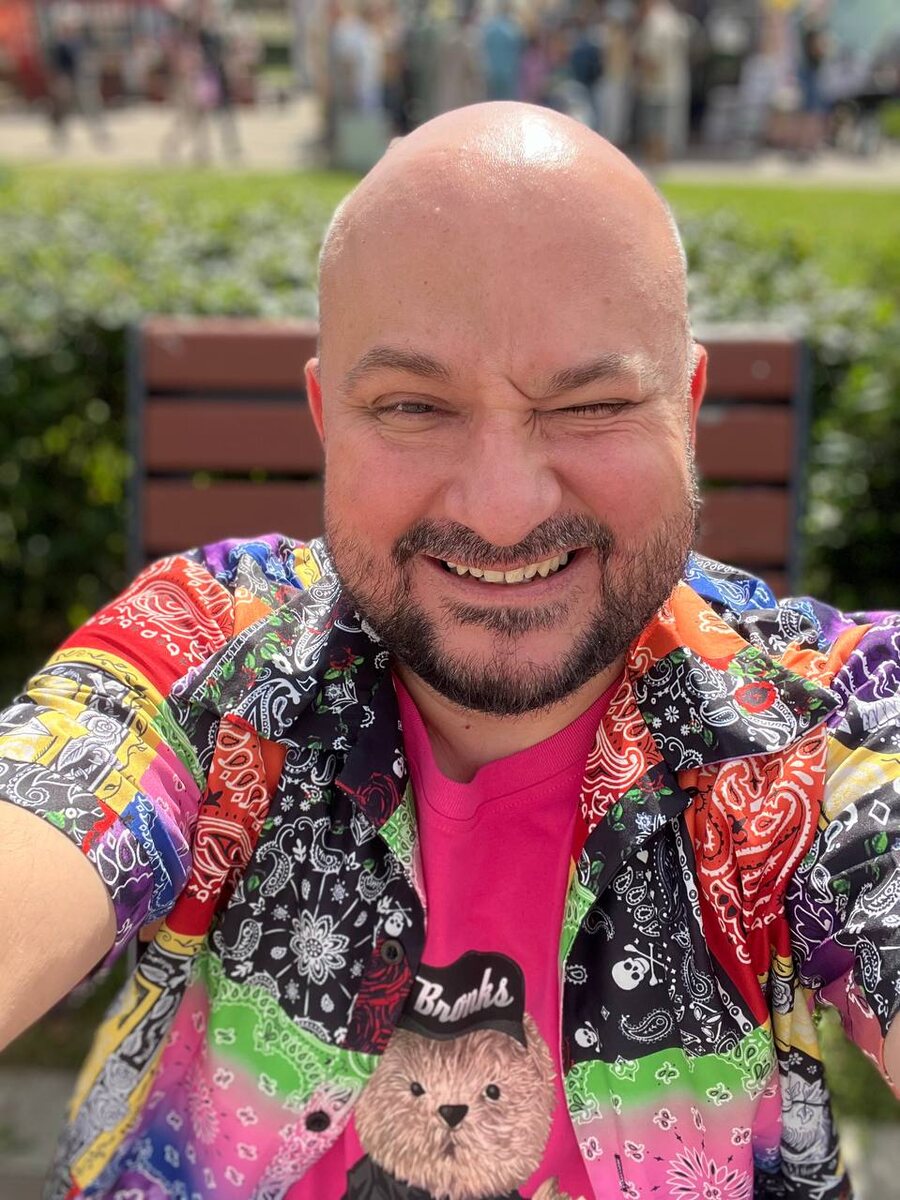 Автор в ландшафтном парке "Остров Мечты" , 16.08.25 на праздновании Дня Индии. Фото из личного архива автора. 