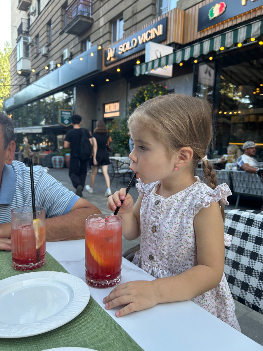 Перебрали коктейлей))