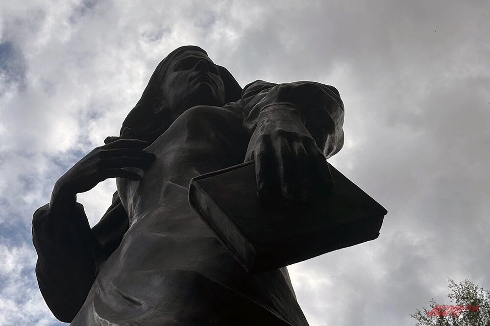    Открытие памятника Дарье Дугиной. Фото: АиФ/ Лизавета Андреева