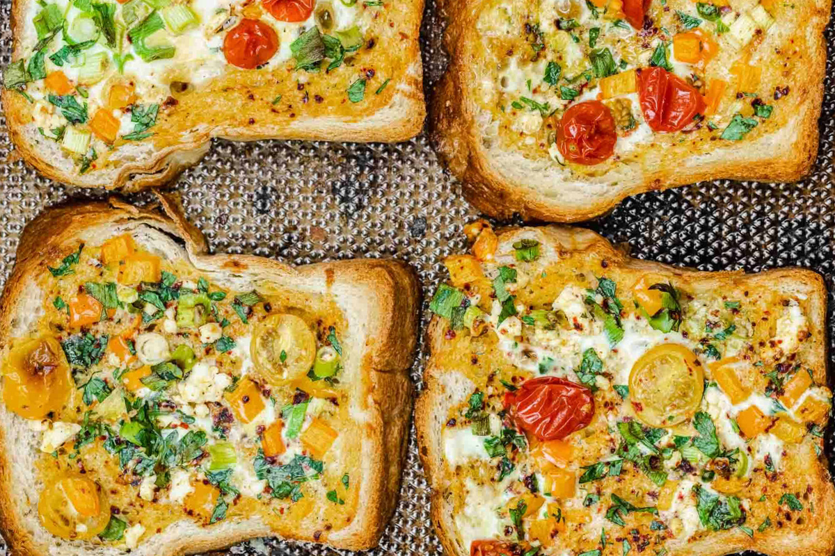 Что приготовить на завтрак из яиц? Яичные тосты!