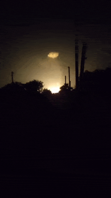    Зарево в Харькове. Видео с канала Юрия Подоляки