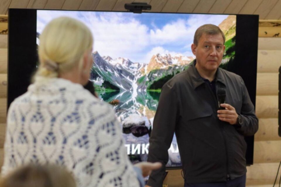    Встреча Андрея Турчака с ремесленниками в Усть-Коксе. Источник: altai-republic.ru