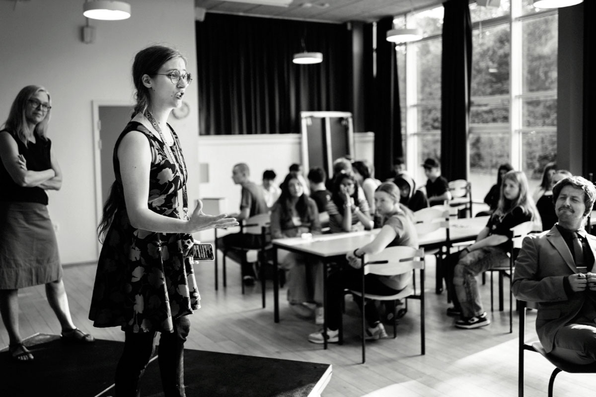 Сколько умственных сил мы тратим, стараясь угодить воображаемым зрителям!