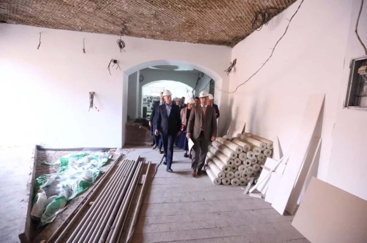    Губернатор Мазур проверил работы по ремонту в томском Доме молодежи