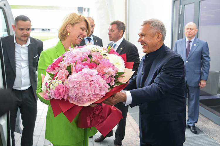    Если предыдущий визит состоялся вскоре после назначения Лут и содержал некий тревожный подтекст, то в этот раз Лут прибыла в Казани как уже полновластный министр.   
Фото: rais.tatarstan.ru