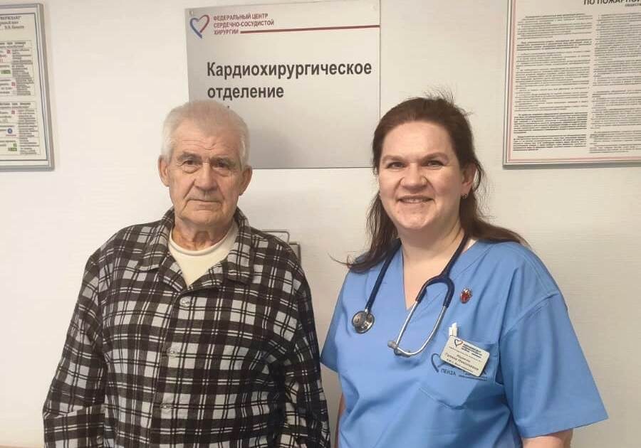 На фото:
Пациент: Емельянов Виктор Сергеевич
Врач-кардиолог: Абрамова Галина Николаевна