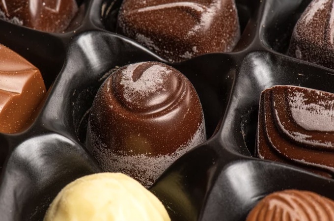 на шоколаде появился белый налет