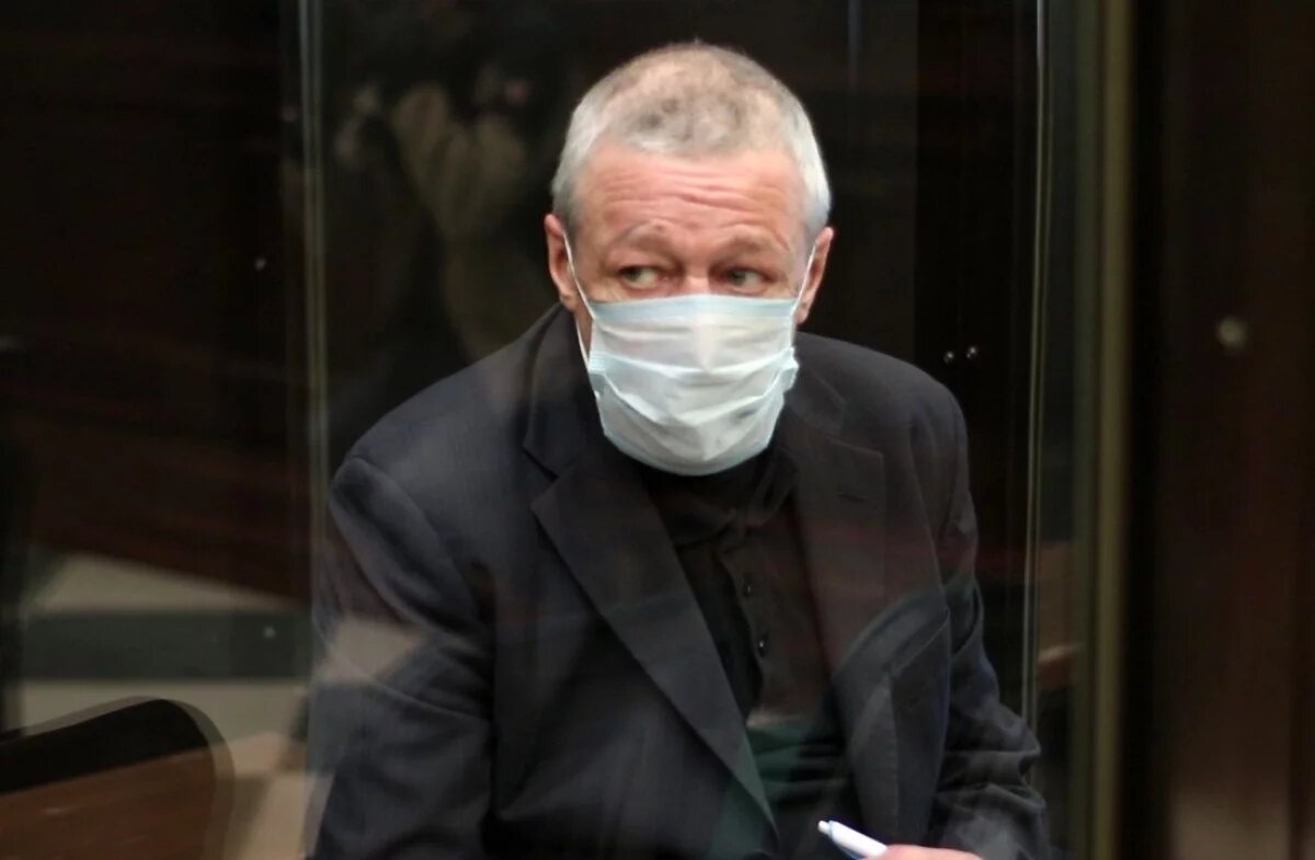    Михаил Ефремов лечится в санатории после выхода из колонии.