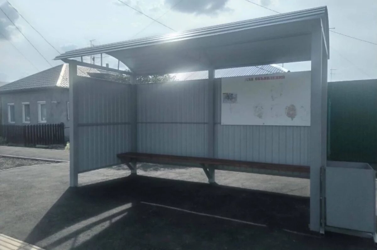    В Омске массово обновляют остановки общественного транспорта