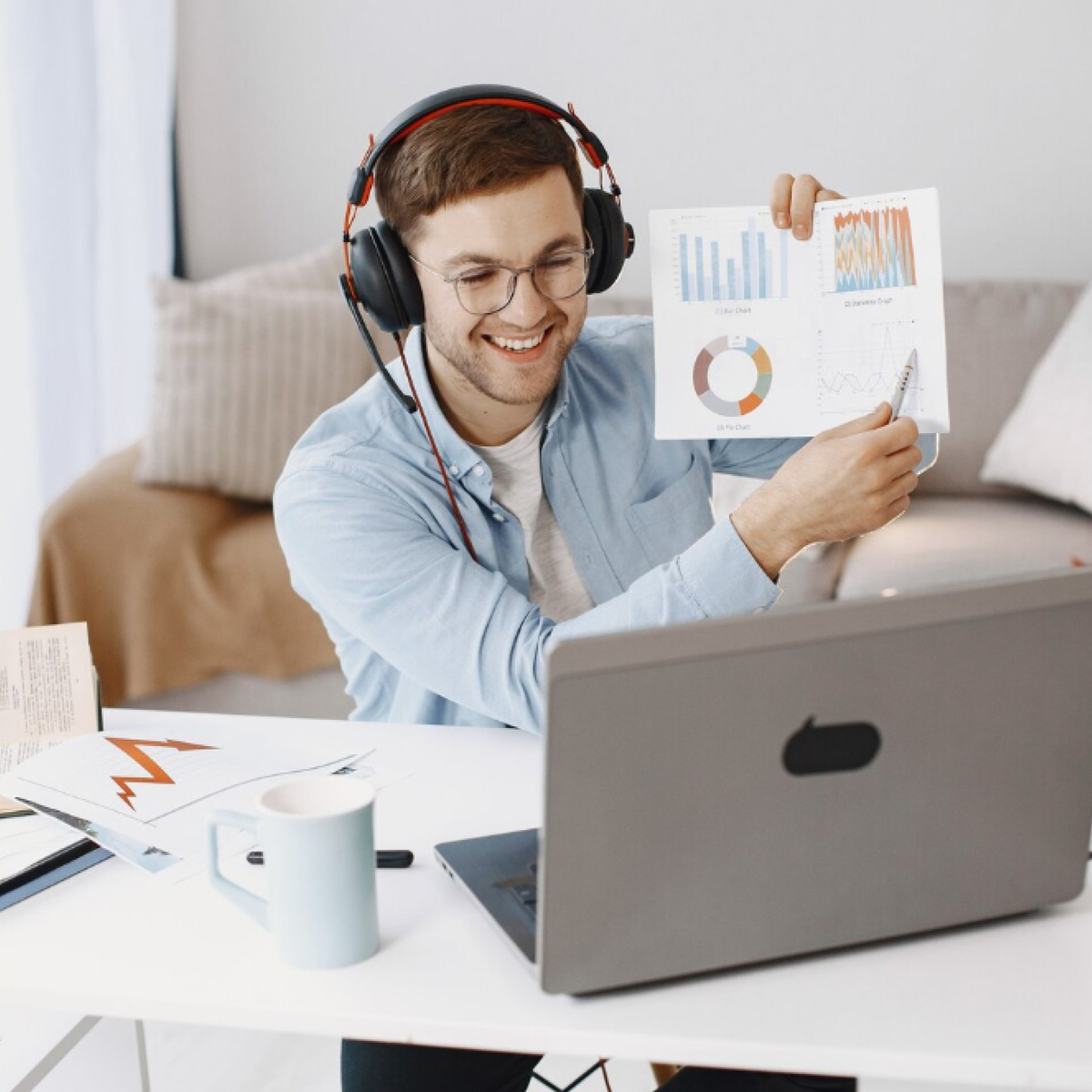 Онлайн-образование в 2025–2026 годах развивается рекордными темпами, но и конкуренция растёт. Экспертам и онлайн-школам важно не просто запускать курсы, а уметь удерживать студентов и стабильно зарабатывать. В статье — 5 проверенных шагов, которые помогут не потерять доход даже в кризис и выстроить устойчивую систему продаж.