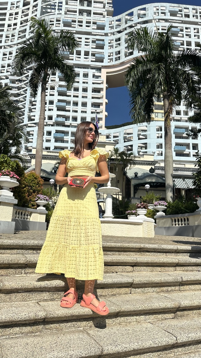 Знаменитый дом в Гонконге с отверстием