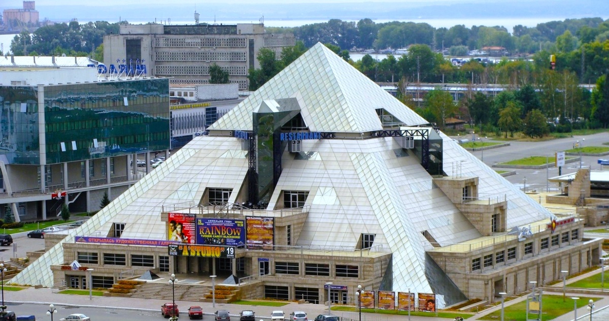 Развлекательный центр "Пирамида"