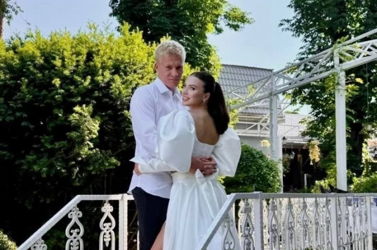    Никита Кривцов с супругой.