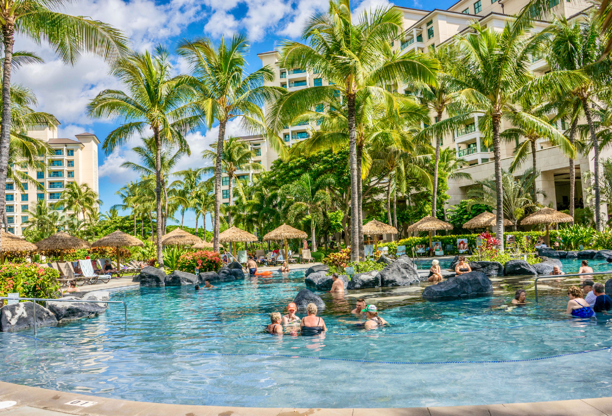 Моё единственное решение сегодня — выбрать бассейн или море.